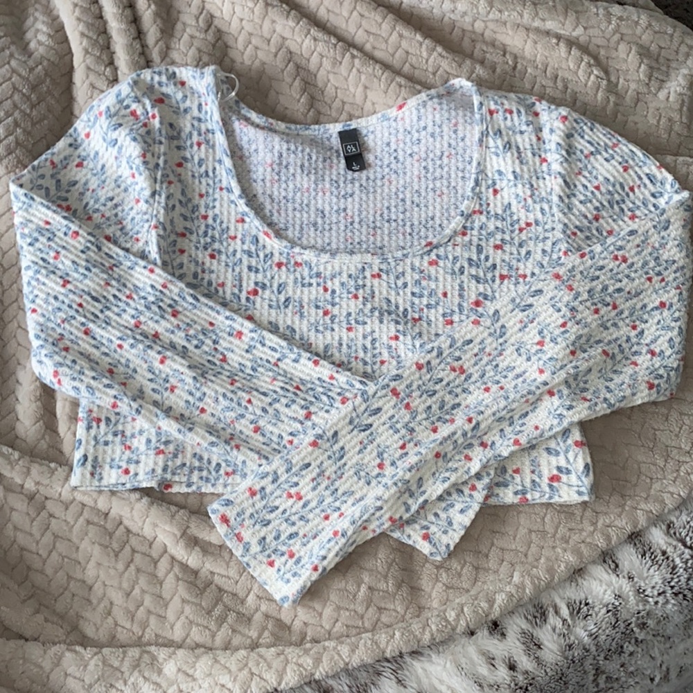 Alya White Floral Long Sleeve Tee
